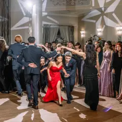 Ile kosztuje fotograf na studniówkę? Sprawdź ceny i oferty w Polsce