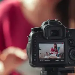 Jaki aparat do filmowania? Odkryj najlepsze modele dla vlogerów