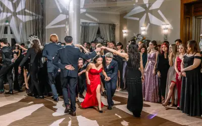 Ile kosztuje fotograf na studniówkę? Sprawdź ceny i oferty w Polsce