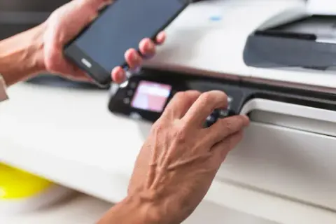 Czy można drukować z telefonu? Odkryj łatwe metody i porady